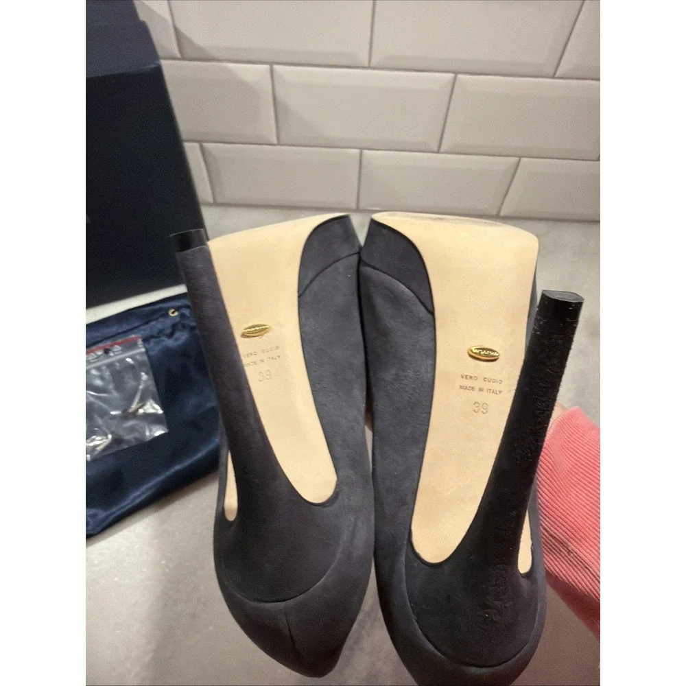 Sergio Rossi Dark Grey Suede Pointed Toe Platform Pumps Size‎ 39 With Box